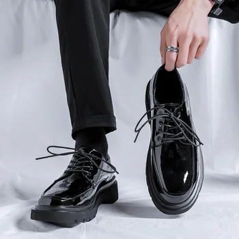 Лето Осень Повседневная мужская модельная обувь Новая дизайнерская модная повседневная Черная кожаная обувь Мужская Корейская рабочая обувь с круглым носком