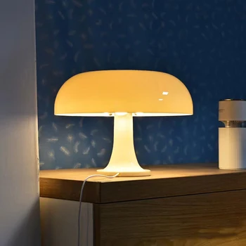 Современная и минималистичная настольная лампа для прикроватной тумбочки в спальне отеля, настольная лампа-гриб